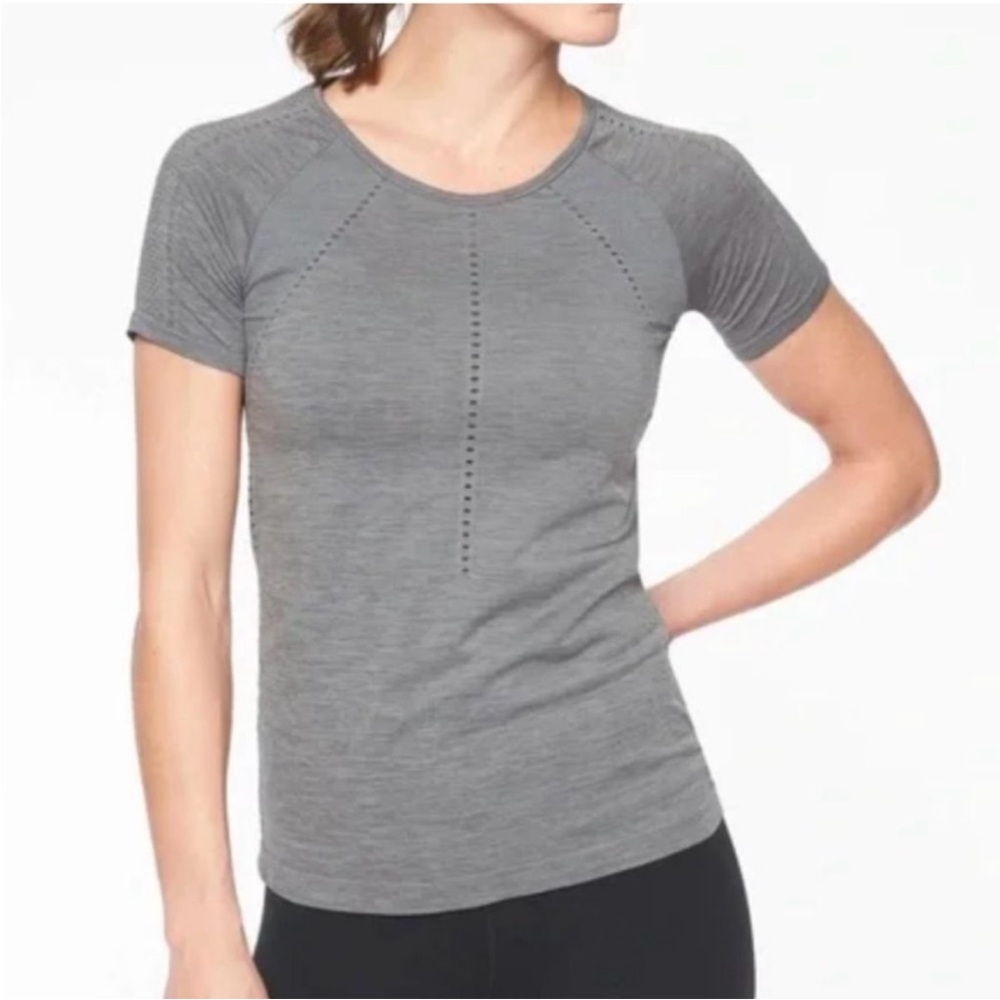 Athleta Foothill Short Sleeve Heather Grey Tee Size Medium